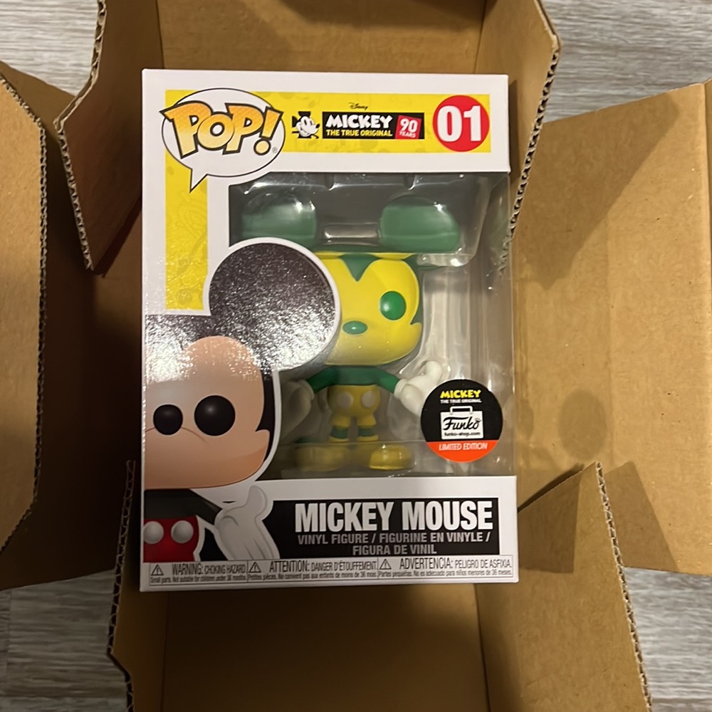 Funko Mickey Mouse 90th Anniversary Green/Yellow Pop 01